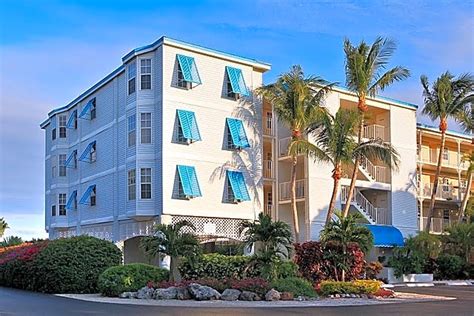 Ocean pointe suites - Set on 60 acres, this beach resort & marina offers relaxed suites with private balconies & views.